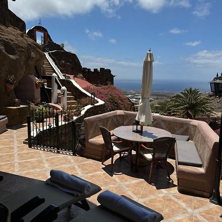 Castillo Lanzarote Villa Sophie - Luxury Villa -Sleep In A Volcanic Cave With Heated Pool Tías Екстериор снимка