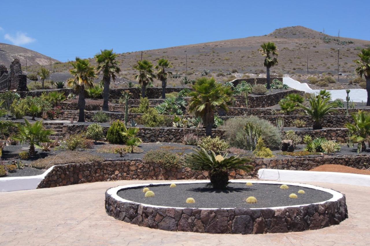 Castillo Lanzarote Villa Sophie - Luxury Villa -Sleep In A Volcanic Cave With Heated Pool Tías Екстериор снимка