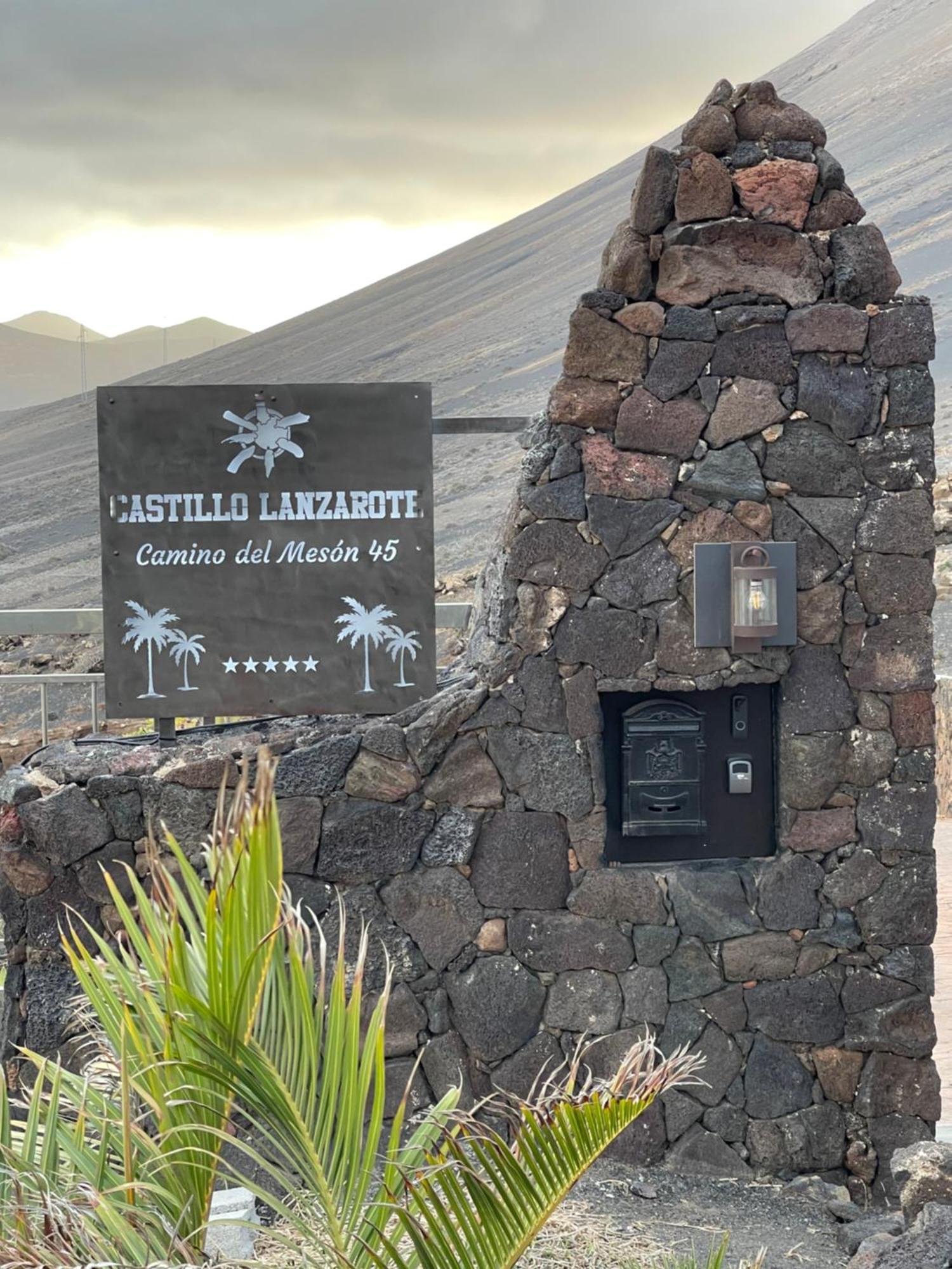 Castillo Lanzarote Villa Sophie - Luxury Villa -Sleep In A Volcanic Cave With Heated Pool Tías Екстериор снимка