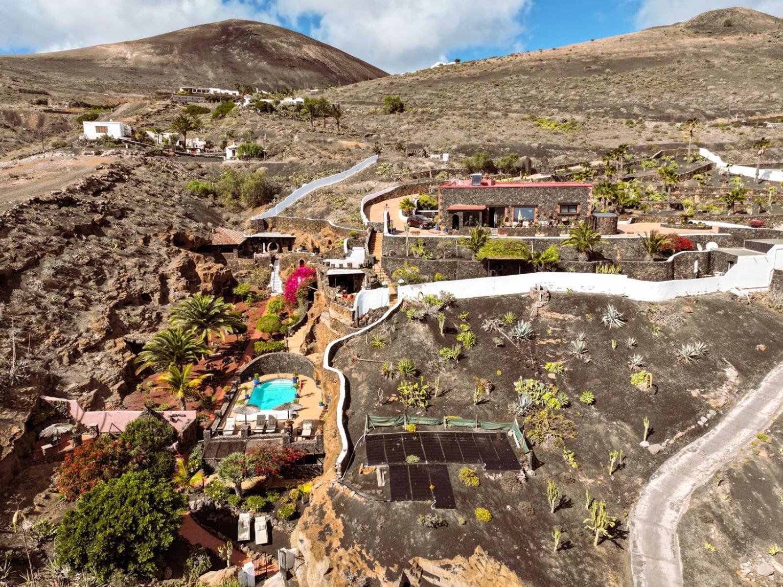 Castillo Lanzarote Villa Sophie - Luxury Villa -Sleep In A Volcanic Cave With Heated Pool Tías Екстериор снимка