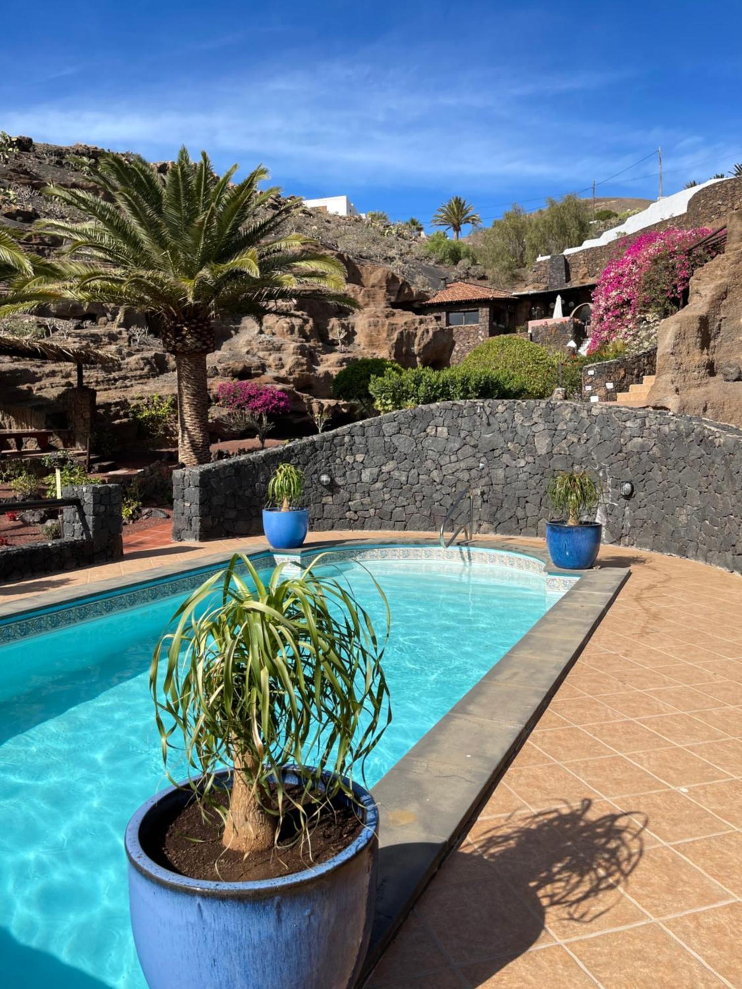 Castillo Lanzarote Villa Sophie - Luxury Villa -Sleep In A Volcanic Cave With Heated Pool Tías Екстериор снимка