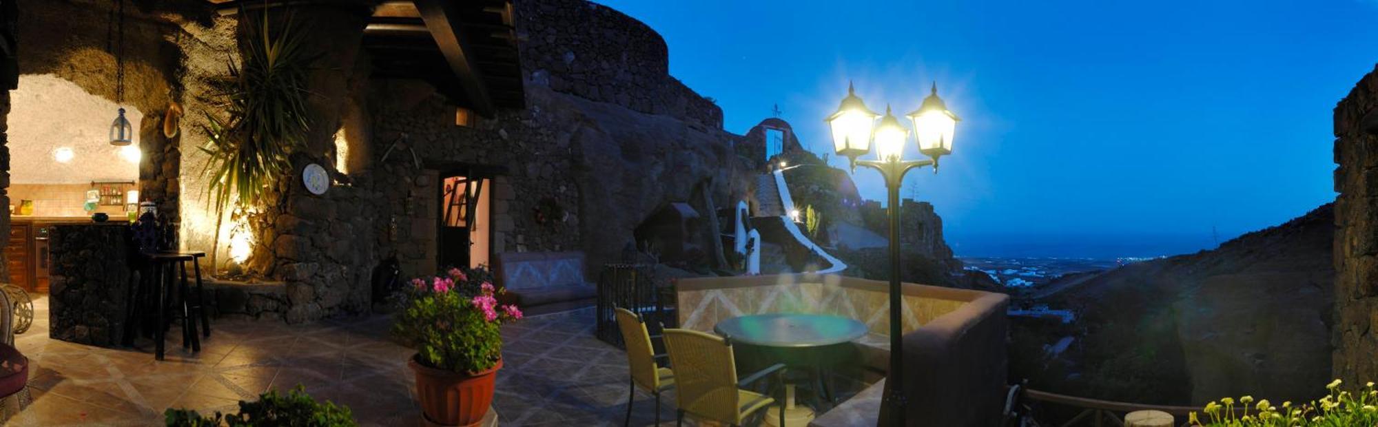 Castillo Lanzarote Villa Sophie - Luxury Villa -Sleep In A Volcanic Cave With Heated Pool Tías Екстериор снимка