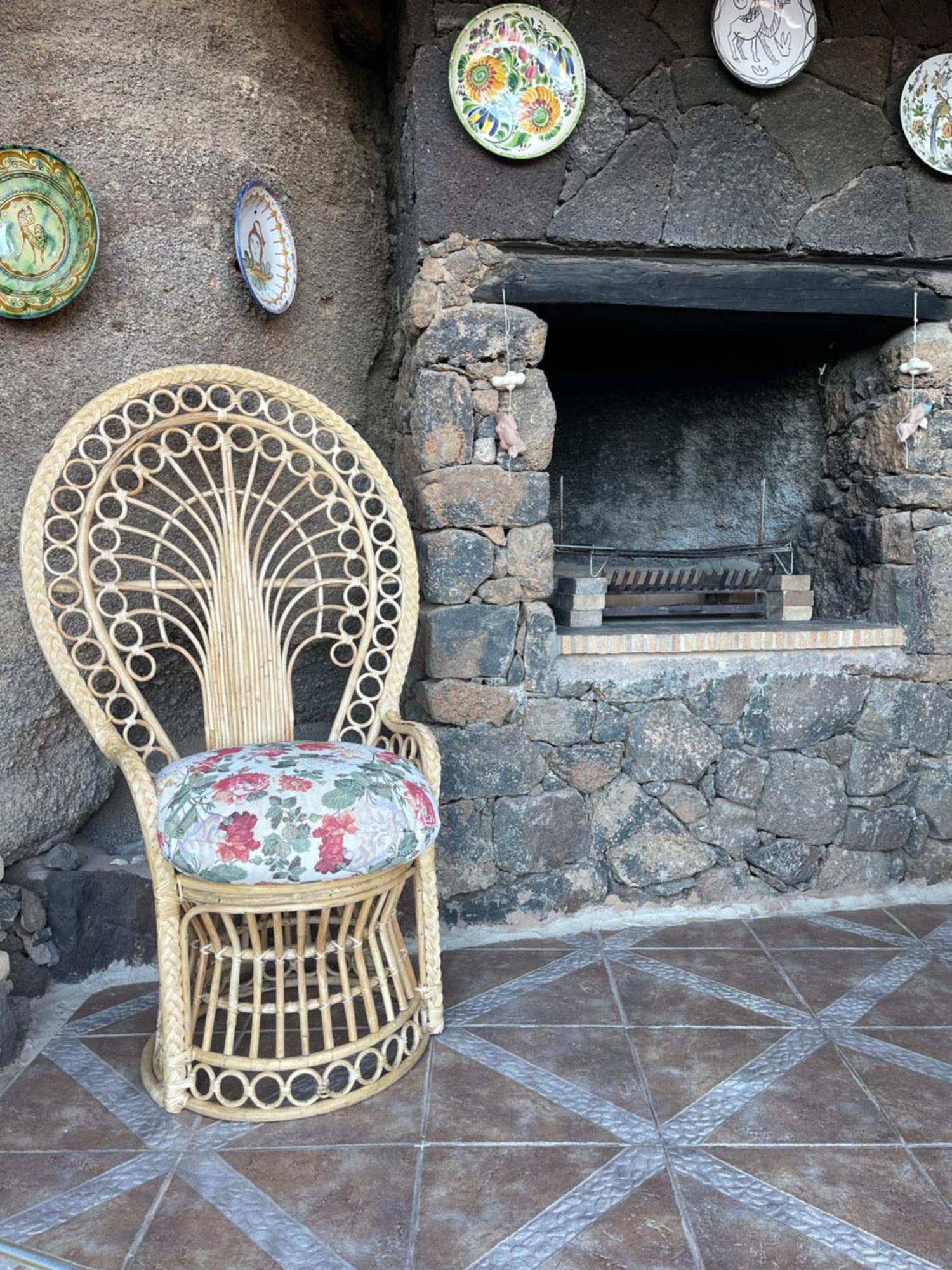Castillo Lanzarote Villa Sophie - Luxury Villa -Sleep In A Volcanic Cave With Heated Pool Tías Екстериор снимка