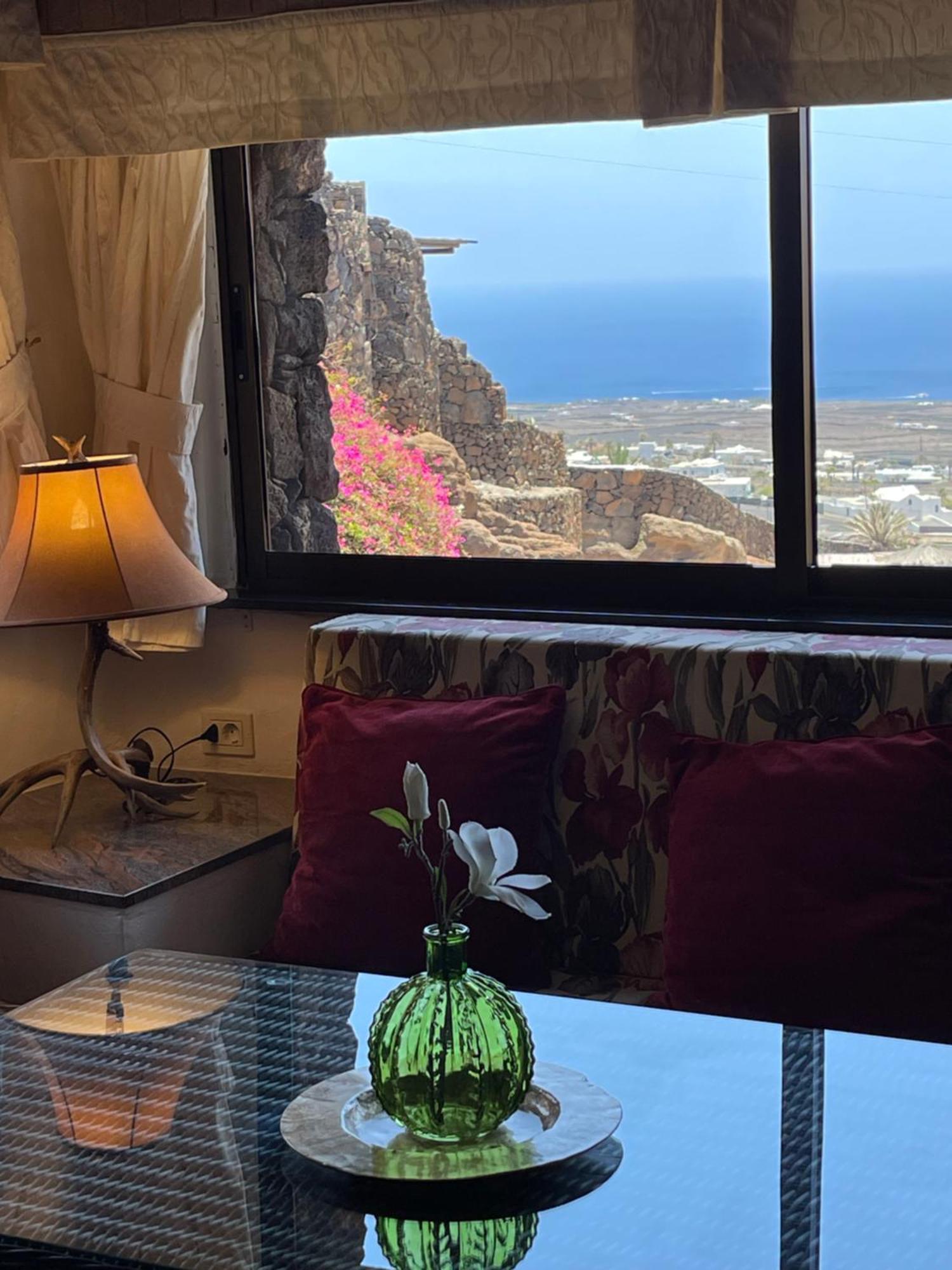 Castillo Lanzarote Villa Sophie - Luxury Villa -Sleep In A Volcanic Cave With Heated Pool Tías Екстериор снимка