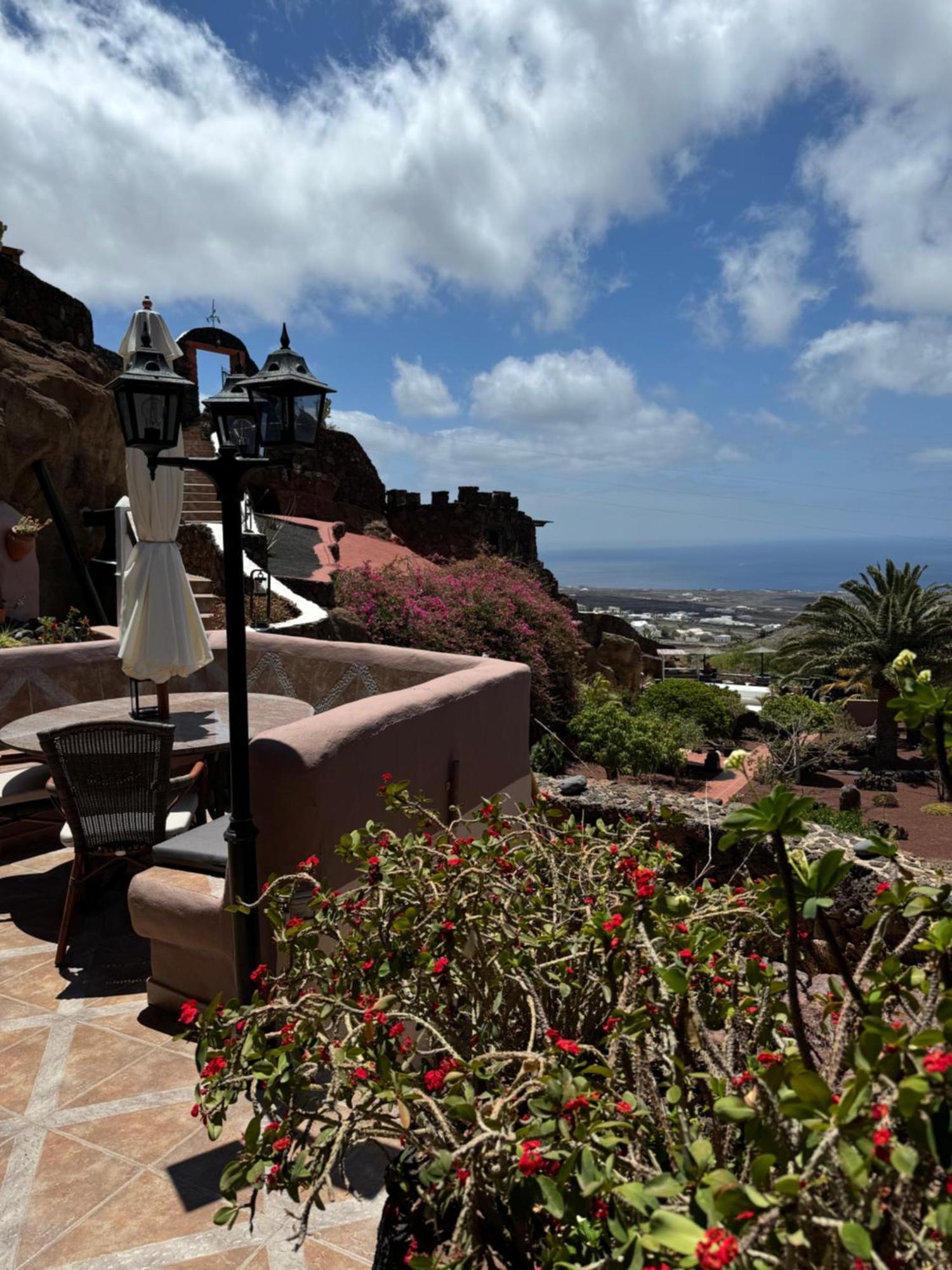 Castillo Lanzarote Villa Sophie - Luxury Villa -Sleep In A Volcanic Cave With Heated Pool Tías Екстериор снимка