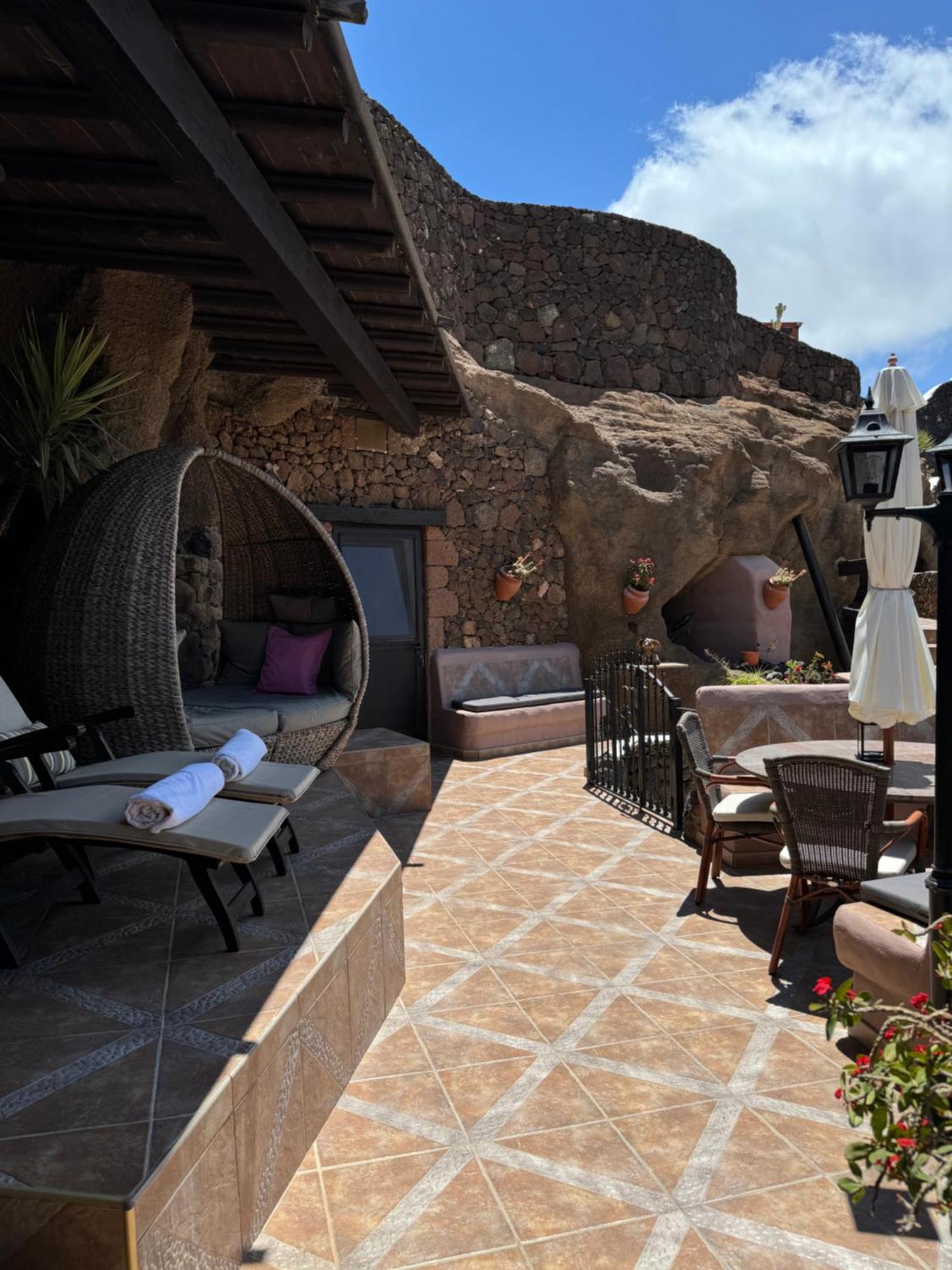 Castillo Lanzarote Villa Sophie - Luxury Villa -Sleep In A Volcanic Cave With Heated Pool Tías Екстериор снимка