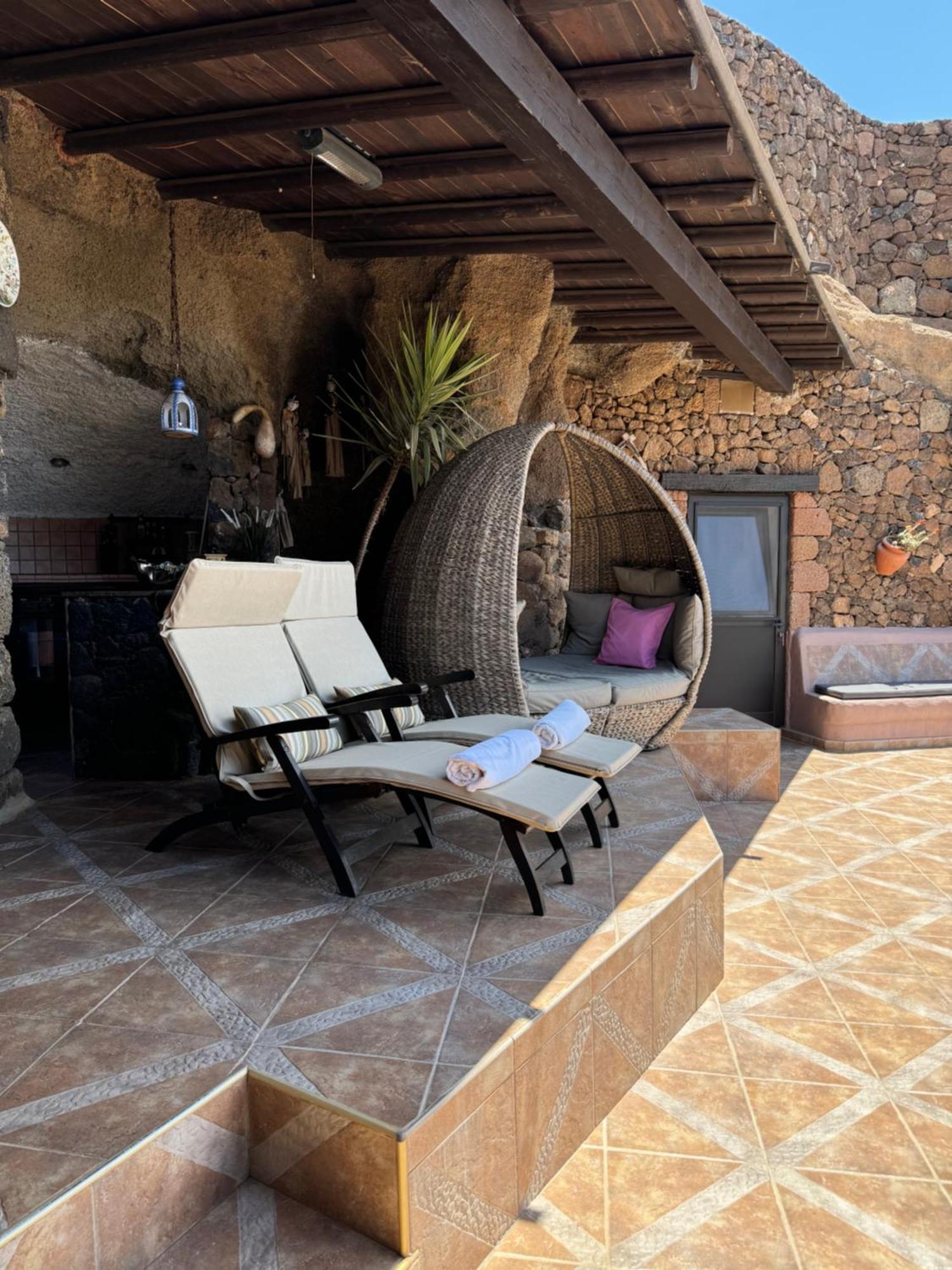 Castillo Lanzarote Villa Sophie - Luxury Villa -Sleep In A Volcanic Cave With Heated Pool Tías Екстериор снимка
