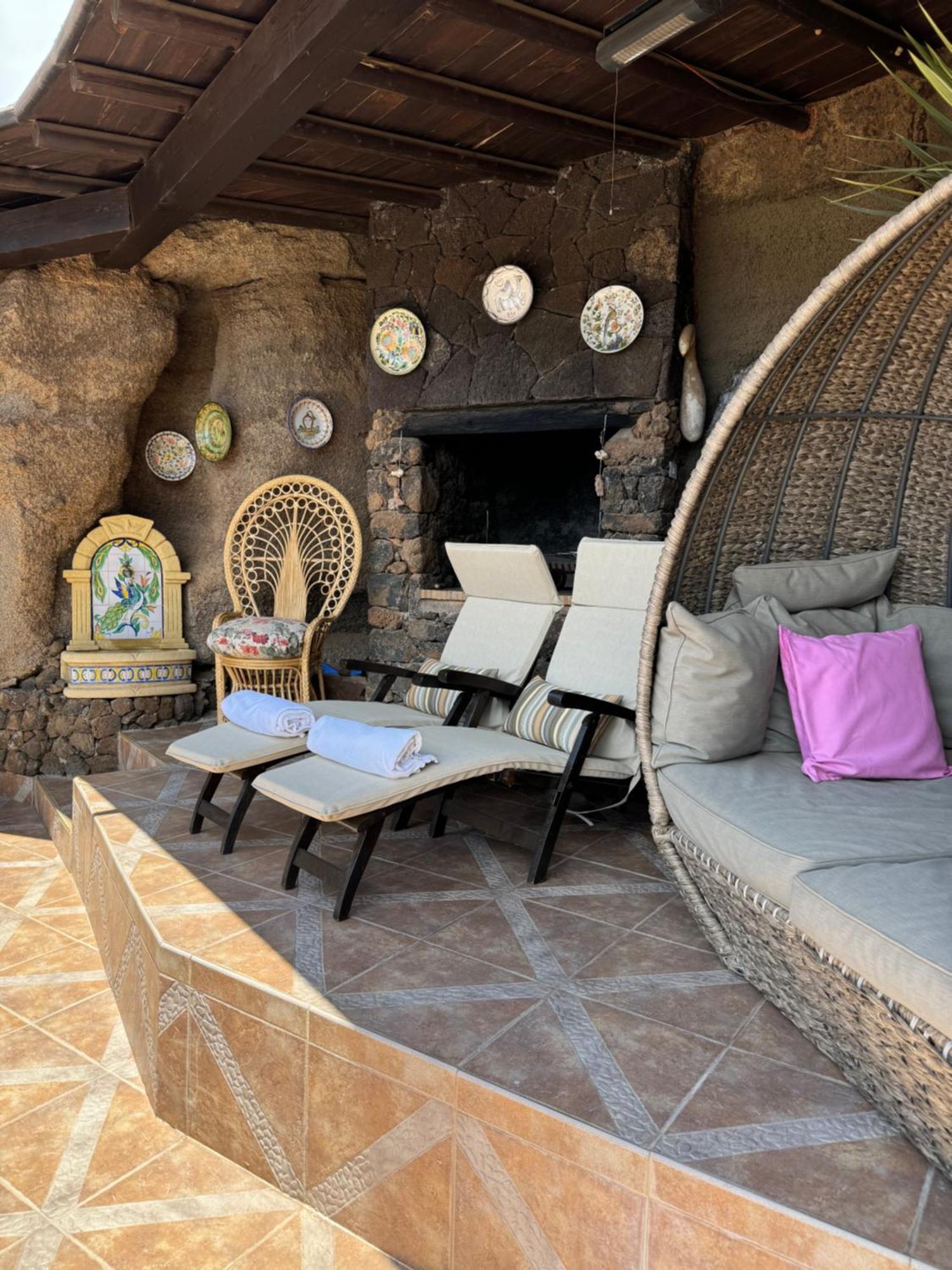 Castillo Lanzarote Villa Sophie - Luxury Villa -Sleep In A Volcanic Cave With Heated Pool Tías Екстериор снимка