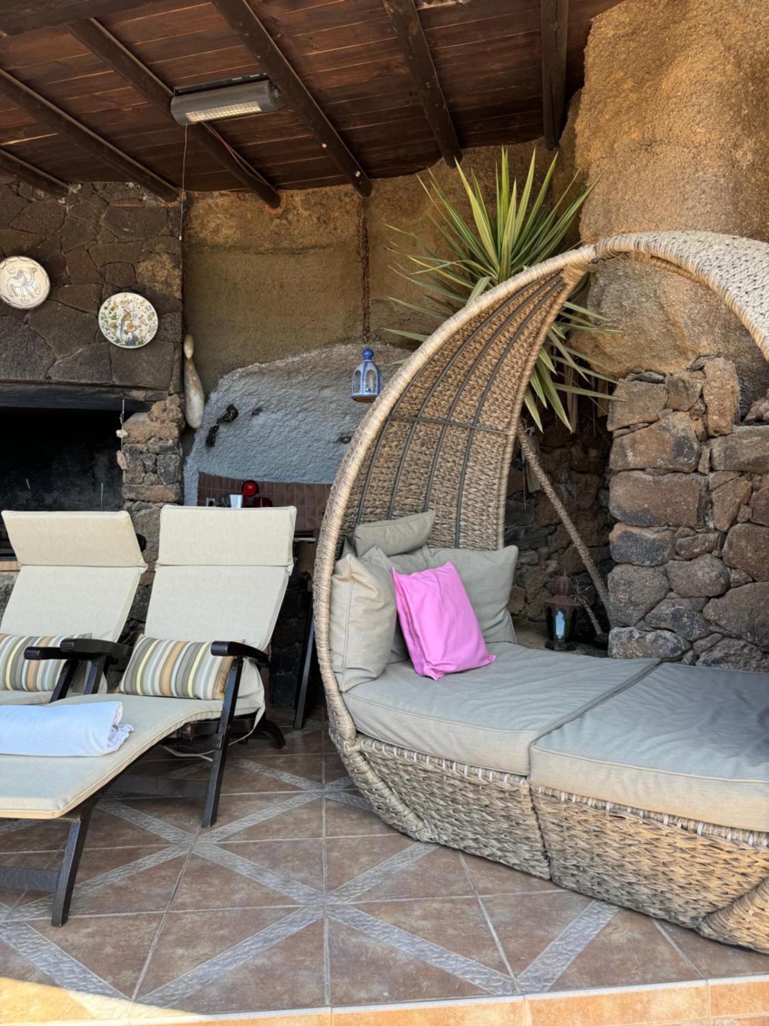 Castillo Lanzarote Villa Sophie - Luxury Villa -Sleep In A Volcanic Cave With Heated Pool Tías Екстериор снимка