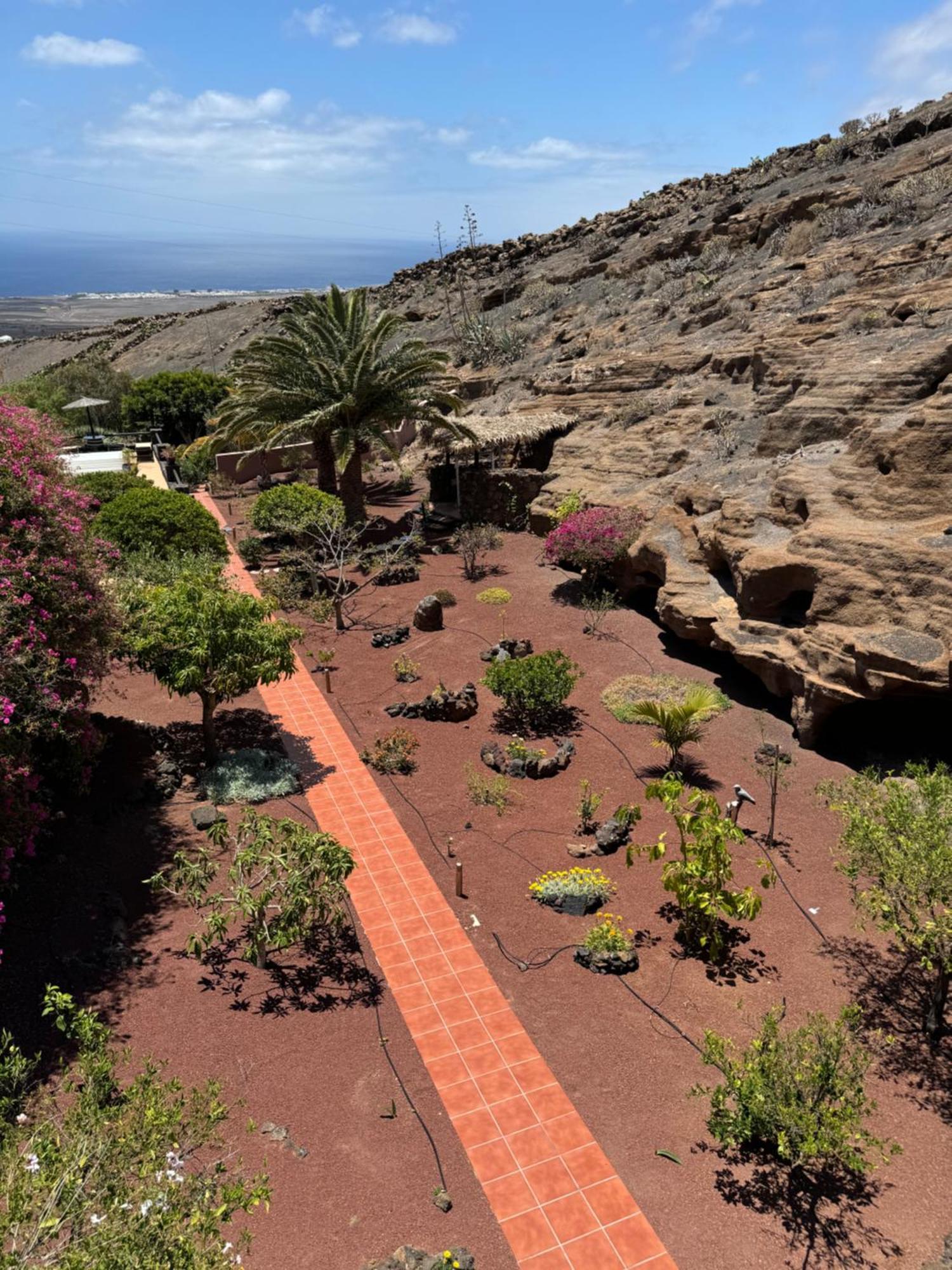 Castillo Lanzarote Villa Sophie - Luxury Villa -Sleep In A Volcanic Cave With Heated Pool Tías Екстериор снимка
